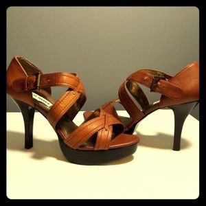 NWOT Steve Madden Cognac Strappy Sandals